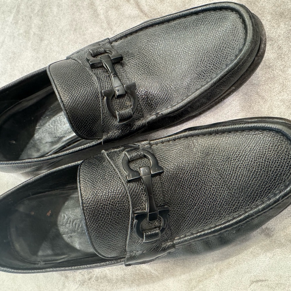Salvatore Ferragamo Black Textured Loafers - Picture 2 of 11